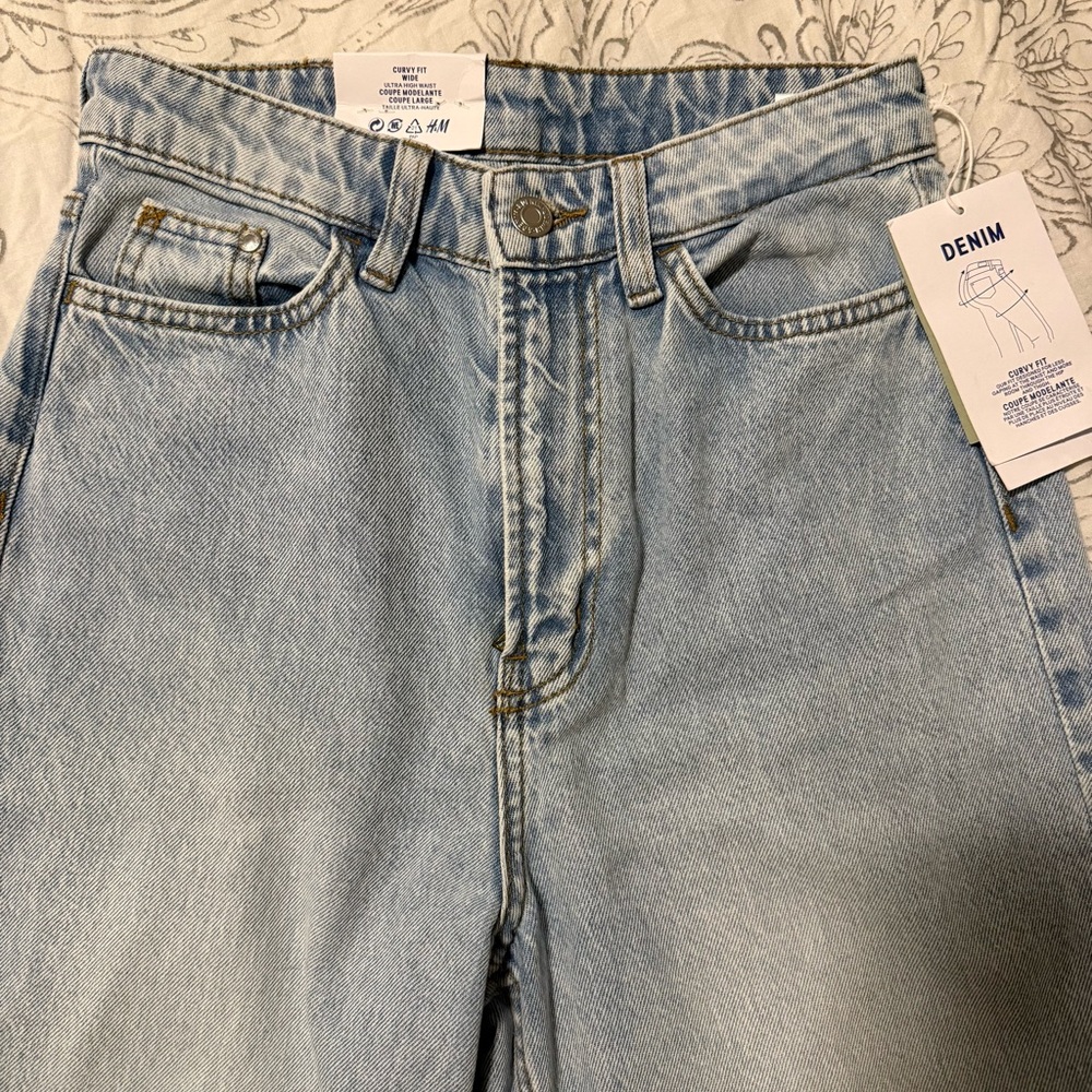 Curved Fit Straight Leg H&M Jeans
